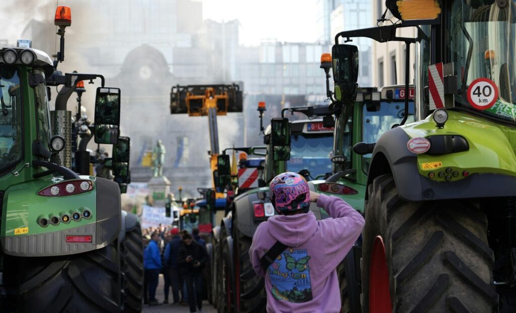 Traktor marschiert bei Bauernproteste Niedersachsen